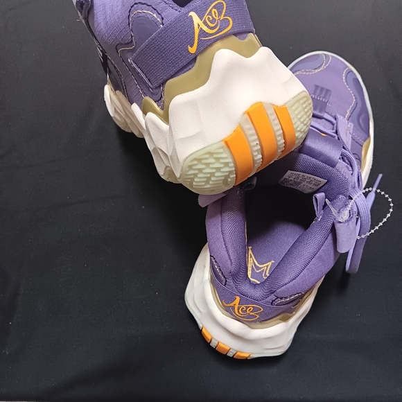 Adidas sneaker - Picture 3 of 4